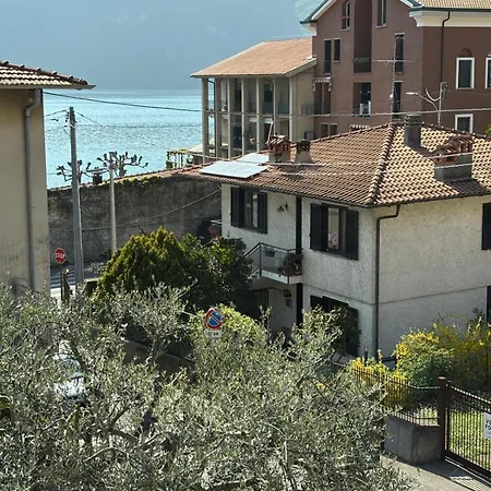 Ester Lakehouse, Graziosa Casa Indipendente