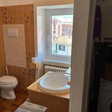 Ester Lakehouse, Graziosa Casa Indipendente Holiday home Lierna