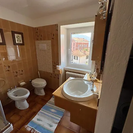 Ester Lakehouse, Graziosa Casa Indipendente