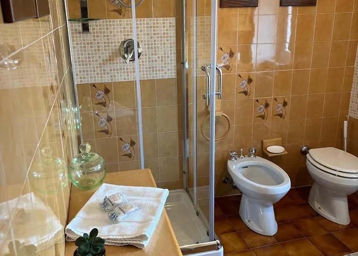 別荘 Ester Lakehouse, Graziosa Casa Indipendente *