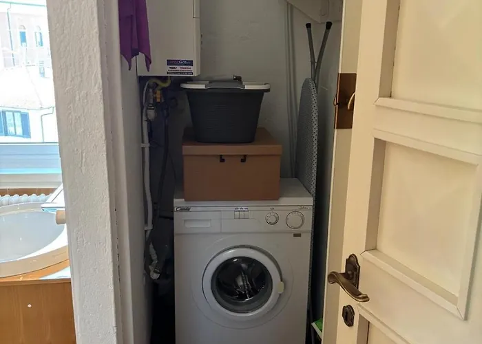 Ester Lakehouse, Graziosa Casa Indipendente リエルナ