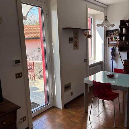 Σπίτι διακοπών Ester Lakehouse, Graziosa Casa Indipendente *