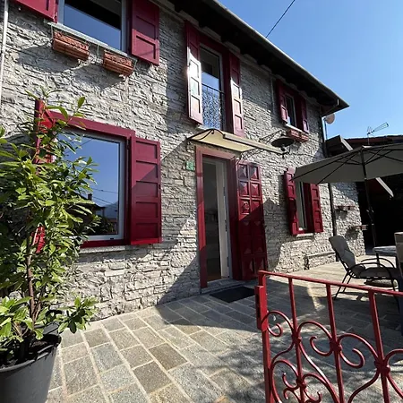 Ester Lakehouse, Graziosa Casa Indipendente Льерна