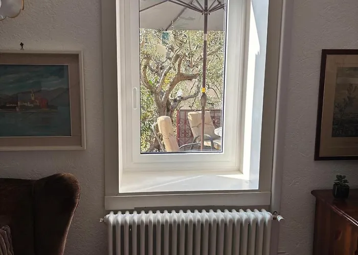 Ester Lakehouse, Graziosa Casa Indipendente Льерна