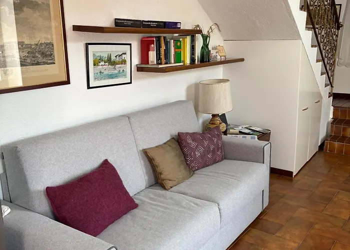 Ester Lakehouse, Graziosa Casa Indipendente Дом отдыха