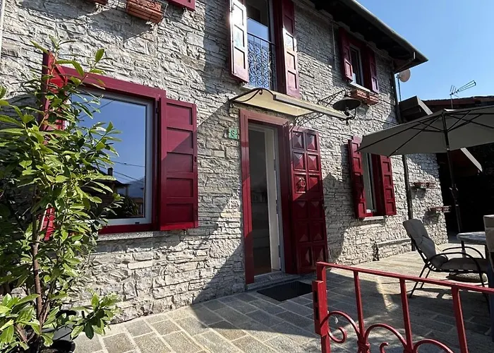 Ester Lakehouse, Graziosa Casa Indipendente Льерна