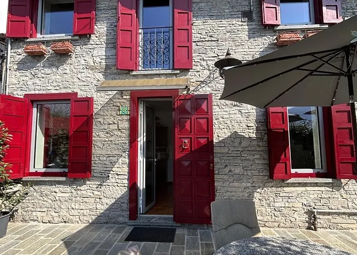 Ester Lakehouse, Graziosa Casa Indipendente Льерна