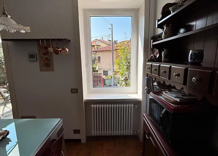 Ester Lakehouse, Graziosa Casa Indipendente Дом отдыха