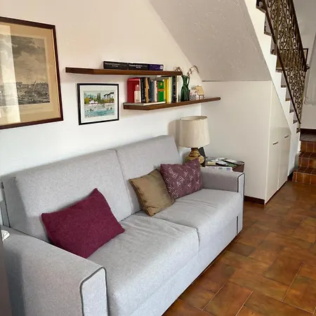 Ester Lakehouse, Graziosa Casa Indipendente Prázdninový dům