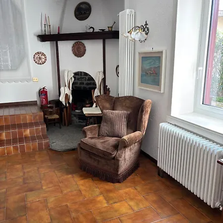 Ester Lakehouse, Graziosa Casa Indipendente *