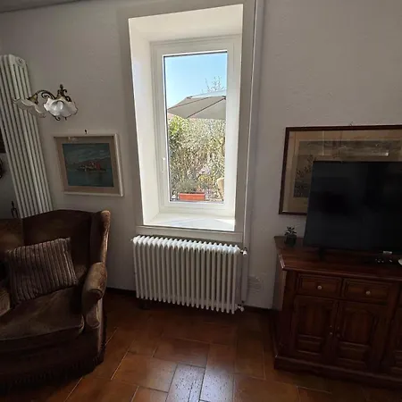 Prázdninový dům Ester Lakehouse, Graziosa Casa Indipendente *