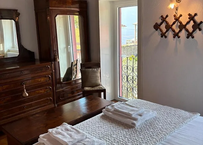Ester Lakehouse, Graziosa Casa Indipendente בית נופש *
